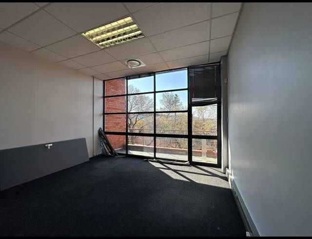 253M² OFFICE TO LET IN ECO PARK ESTATE